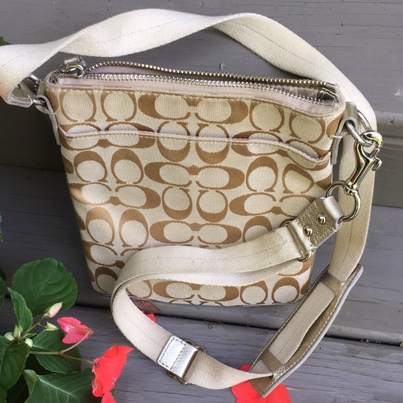 Coach crossbody purse AUTHENTIC in tan EUC! - Picture 2 of 5